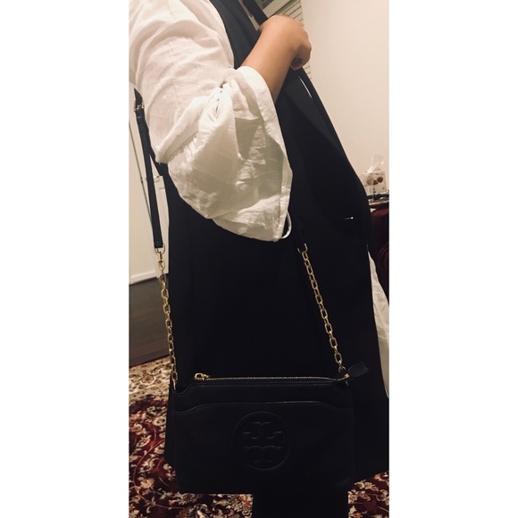 SOLD Tory burch Crossbody - Picture 1 of 6